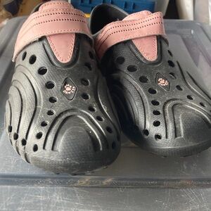 Dawgs Garden Shoes, Summer Shoes, Swim Shoes Clogs  Size 9/10